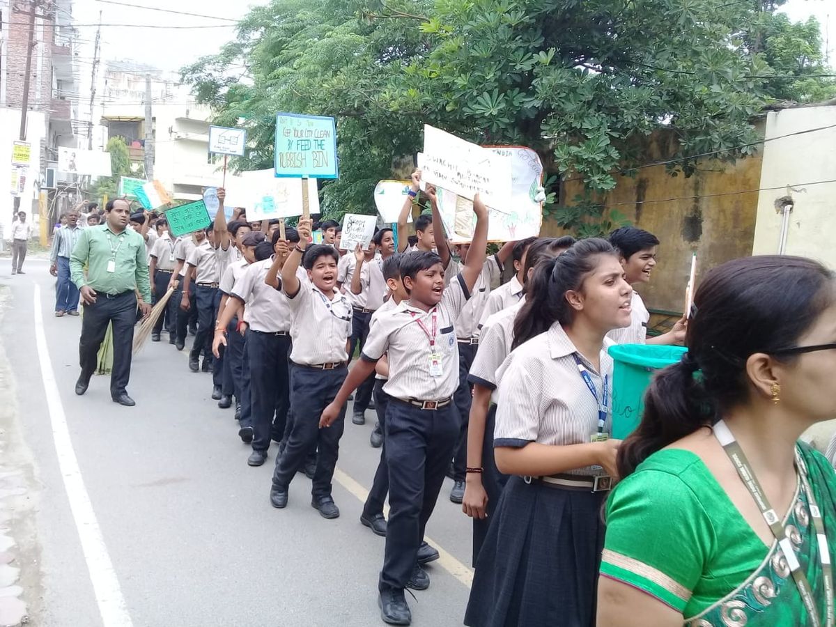 Cluster Head Kanir led a vibrant Tiranga Rally at HSS Kanir, uniting 1,000+ students and teachers from the Kanir cluster.
